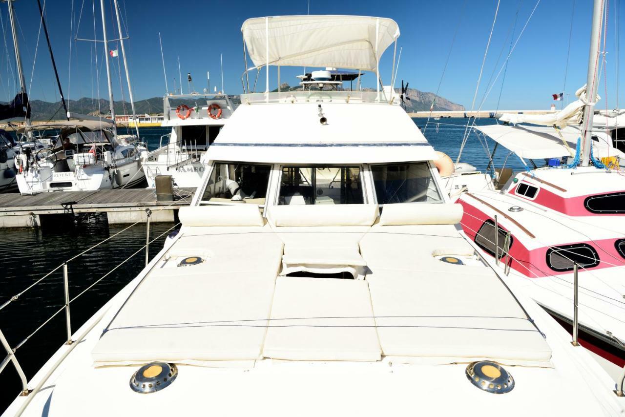 فندق أرباتاكْسْفي  Blue II Yacht المظهر الخارجي الصورة
