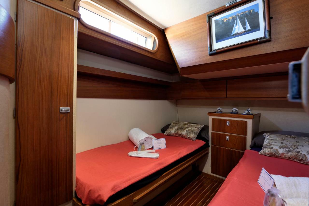 فندق أرباتاكْسْفي  Blue II Yacht المظهر الخارجي الصورة