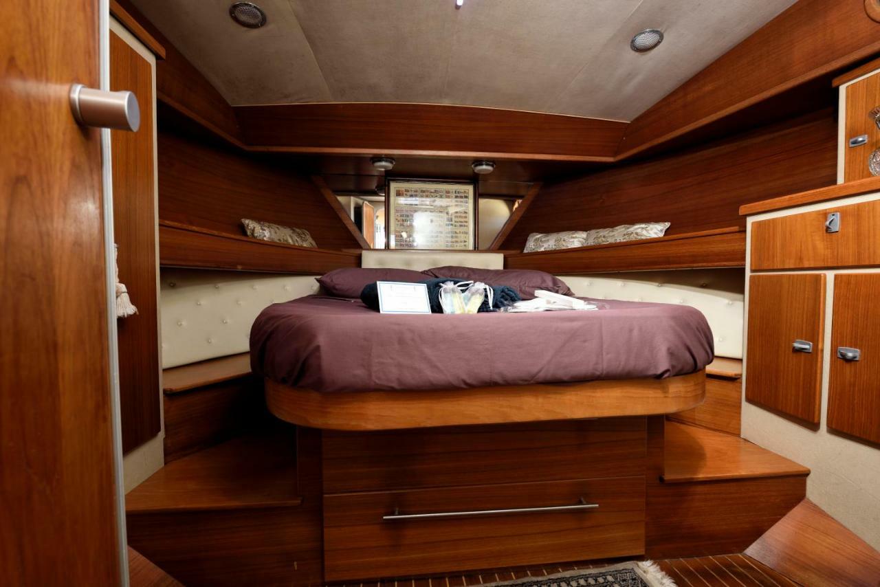 فندق أرباتاكْسْفي  Blue II Yacht المظهر الخارجي الصورة